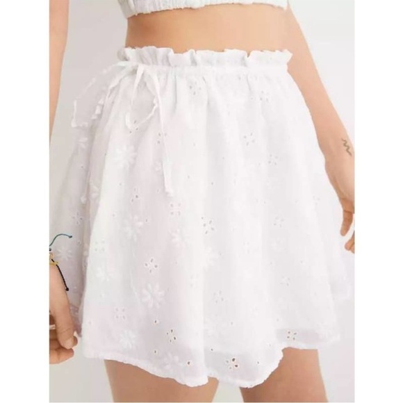 NWOT Aerie Side Tie High Rise Eyelet Mini Skirt in White American Eagle - Picture 3 of 7